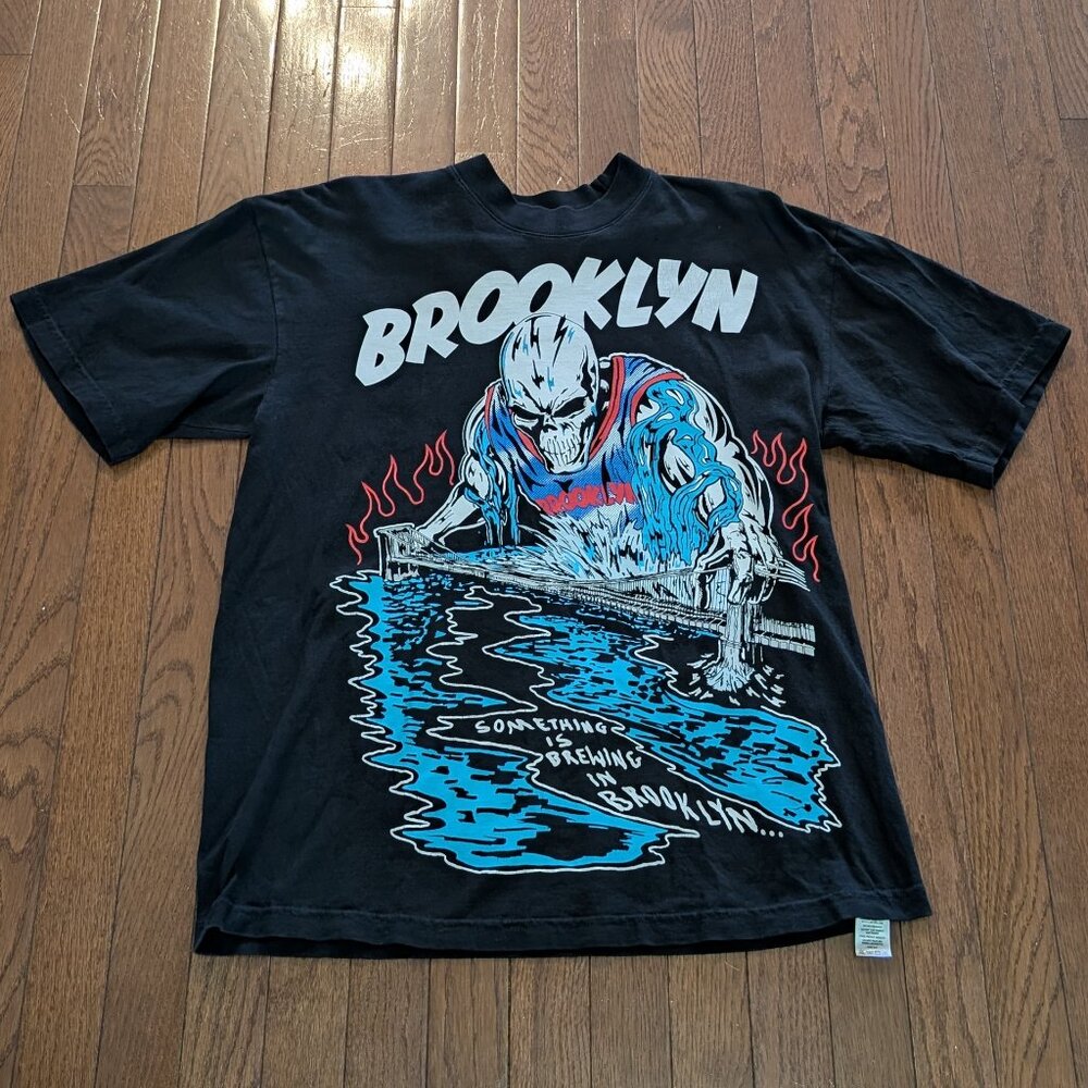 Warren Lotas Something's Brewing in Brooklyn T-Shirt - Size M